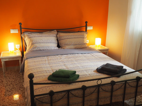 Comfy apartment in Egaleo! 7 minutes away on foot from Egaleo metro station (M3) Athens, Greece Comfy and colourful apartment in Egaleo Entire rental unit vacation rental 33926641