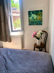 Située à 5 minutes de la gare et à proximité du tramway, cette chambre se situe  Agen, France Superbe chambre dans échoppe  à 5 mn de la gare Private room in townhouse vacation rental 663071251478251530