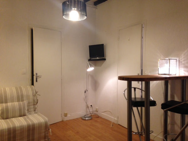 One bedroom cosy apartment of 162 sqft located groundfloor of a little building  Paris, France Nice studio in Montparnasse Entire rental unit vacation rental 3773807