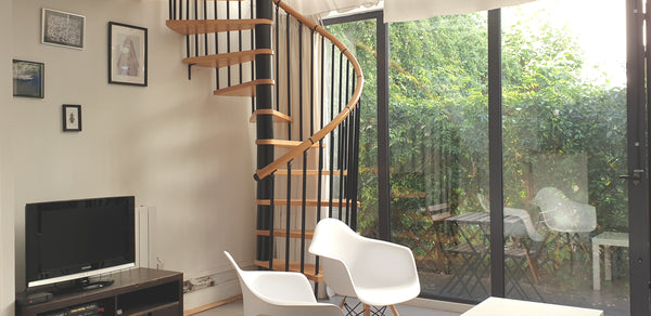 T2, Duplex très calme et lumineux de 45m² à 14 min à pied de la gare de la Part- Lyon, France Verdure et Calme au centre Ville!Duplex sur Jardin Entire loft vacation rental 48348846