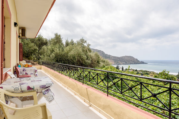 A charming, nice and clean studio for your accommodation in the area of Sfinari. Chania, Greece Studio in quiet location,sea view and great sunset Entire rental unit vacation rental 24101666