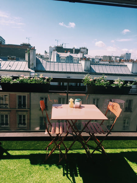Studio avec agréable balcon et vue dégagée sur les toits de Paris. <br />Situé d Paris, France Studio avec Balcon, vue sur les toits Entire rental unit vacation rental 18727039