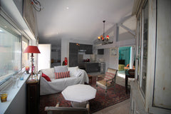 Cet appartement indépendant est situé au fond d'un jardin. Il bénéficie d'une te  PIERRE 1ER APARTEMENT Entire rental unit vacation rental 18944546