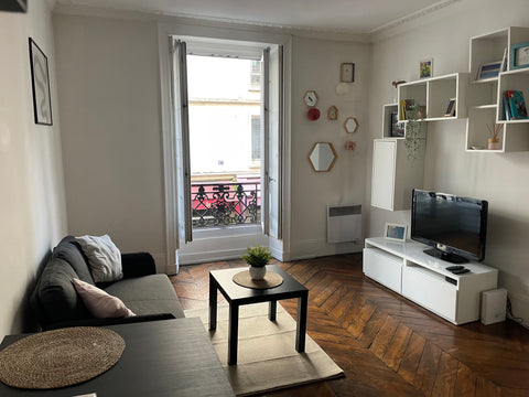 Apartment located in the neighborhood of The Canal Saint Martin known for its tr Nogent-sur-Marne, France Canal Saint Martin - 30m2 - Cosy Entire rental unit vacation rental 11332953