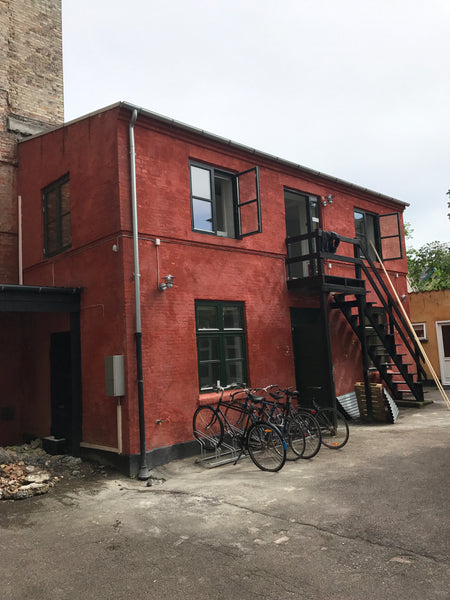 Gæstehus med eget badeværelse og tekøkken med microovn og kogeplader. Stor dobbe Rungsted Kyst, Denmark Røde Baghus stuen til venstre Private room in townhouse vacation rental 19135006