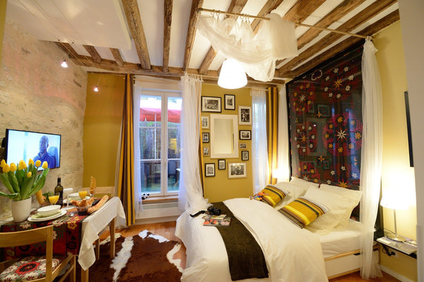 Located in a private residence in the heart of Paris nearby many museums, shops  Paris, France Studio with a terrace in the Haut-Marais Entire rental unit vacation rental 21581143