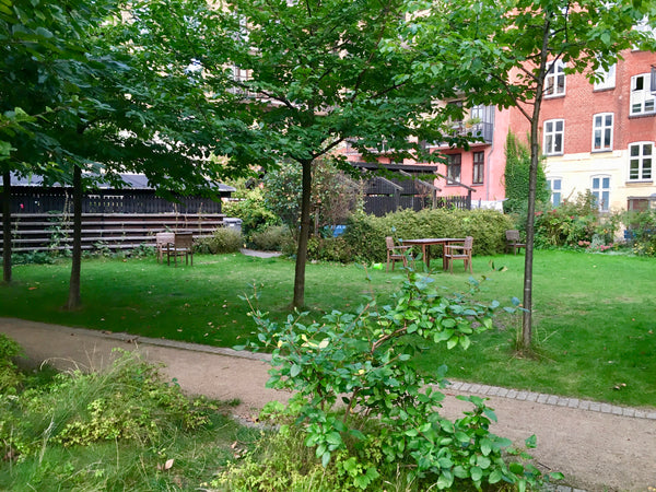 Min bolig er overfor Kødbyen på skønne, levende, moderne Vesterbro. Tæt på shopp Copenhagen, Denmark Lovely flat with balcony in central Copenhagen Entire condo vacation rental 15155868