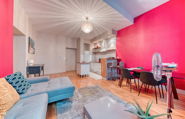 The apartment is surrounded by charming bars, brasseries and restaurants special  GuestReady - Bright Apt in the 2nd Arrondissement Entire rental unit vacation rental 711324392534973463