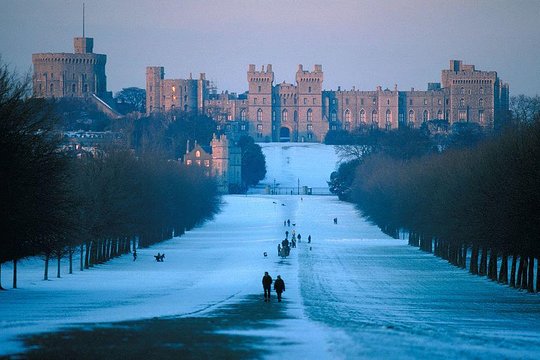 Windsor  Bath  Stonehenge and Salisbury on Boxing Day  Private Tours and Travel Guide Europe London CITY London Destination Tour