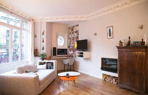 L'appartement est spacieux, confortable  et très clair avec un balcon tout autou Paris, France Beau, agréable, vue sur Montmartre Entire rental unit vacation rental 2879827