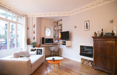 L'appartement est spacieux, confortable  et très clair avec un balcon tout autou Paris, France Beau, agréable, vue sur Montmartre Entire rental unit vacation rental 2879827