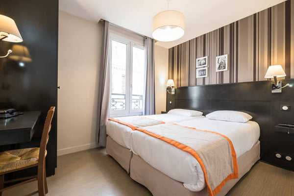 Chambre twin avec salle de bain ,TV ,wifi<br /><br /><b>License number</b><br /> Paris, France MONTMARTRE-Twin room with private bathroom Room in boutique hotel vacation rental 17772161