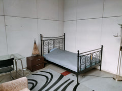 Dans Grand espace  de colocation , Petite chambre cosi de 18m carré, avec un lit Brussels, Belgium 1 Grande chambre dans colocation 3 personnes Private room in casa particular vacation rental 669653219658071707