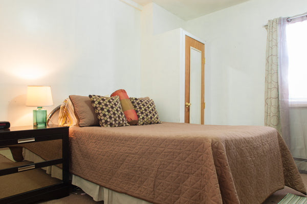 Ideally suited for Travel Nurses/ Medical  Staff/ Professionals Visiting NYC.<br New York, NY Rental unit in Bronx · ★4.81 · 1 bedroom · 1 bed · 1 shared bath Private room in rental unit vacation rental 1798500