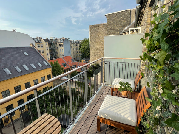 Cozy Luxury Apartment in Østerbro.<br /><br />The apartment is situated 200 mete Copenhagen, Denmark Cozy Luxury APT in Osterbro next to the lakes! Entire rental unit vacation rental 31900341