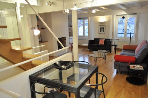 A two bedroom split in 3 levels flat comfortably fits up to 2 guests.<br /><br / Paris, France Two BR Apartment in unbeatable location Entire condo vacation rental 17873726