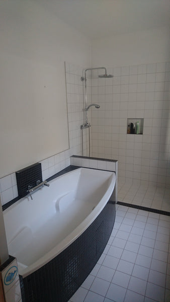 in 25 min in Wien City, 18min Schönbrunn<br /><br /><b>The space</b><br />€40 Pu Vienna, Austria Einfamilienhaus (Teil) Entire home vacation rental 20780943