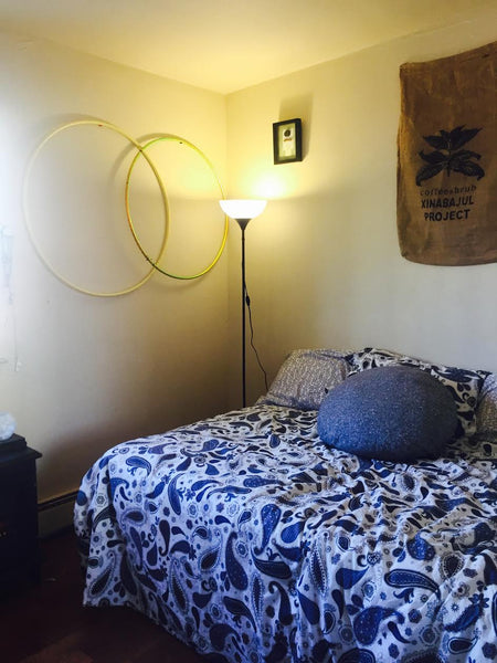 Mid-size, clean room with plenty of sun light! Near all transportation! United States Rental unit in Brooklyn · 1 bedroom · 1 bed · 1 bath Private room in rental unit vacation rental 9572448