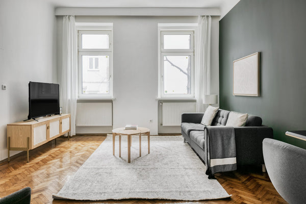 Discover the best of Vienna, with this one-bedroom 3rd district - Landstraße apa Vienna, Austria Landstraße 1BR w/ Elevator, nr Schloss Belvedere Entire rental unit vacation rental 53636643
