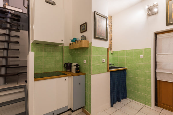 This quirky, unique apartment, with private entrance, has been sympathetically r Lyon, France Dify Saône - Vieux Lyon Entire rental unit vacation rental 671528619811386446