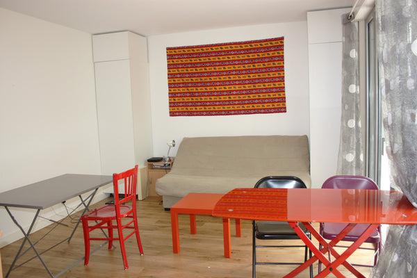 Studio de 25 m2 avec terrasse, situé dans un immeuble neuf (2014). Il dispose d' Paris, France Très joli studio avec terrasse au coeur de Paris Entire rental unit vacation rental 6795214