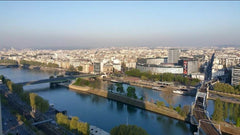 Ce Studio est magnifiquement placé à 5 min de la Tour Eiffel à pieds. Metro 6 Bi France Grand Studio - Tour Eiffel Entire rental unit vacation rental 6266006