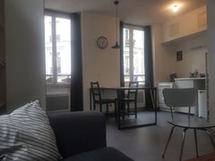 Appartement tout équipé propre et chaleureux.<br /><br />Entre le Marais et Beau Paris, France Clean and charming Flat close Marais & Beaubourg A Entire rental unit vacation rental 22090546