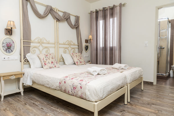 Naxos  Petite Studios in Agios Prokopios, is a family owned facility of 3 studio  Roses Twin Bed Studio Private room in bed and breakfast vacation rental 13603370