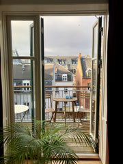 Nyd det bedste af byens mad- og kulturtilbud fra denne centrale  og samtidig rol  Charming central Vesterbro apartment with balcony Entire condo vacation rental 509081911757232724