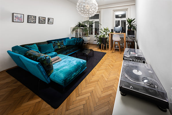 This is the perfect place to stay for your trip to Vienna. My Appartment is in t Vienna, Austria gemütlicher Altbau im 2. + Fahrradbenutzung Entire rental unit vacation rental 31064960