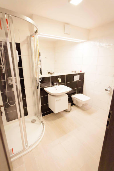 Villa Royal se nachází v Praze, 7 km od Vyšehradu, 8 km od Národního muzea a 9 k Prague, Czechia TWIN ROOM Private room in townhouse vacation rental 30338203