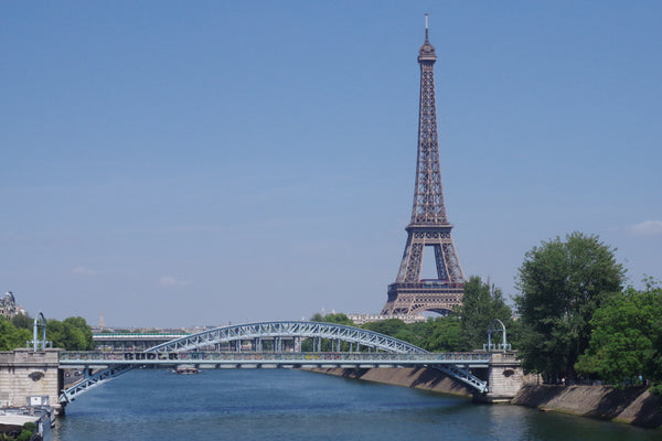 This charming studio will allow you to relax in the heart of the capital. <br />  Lovely chalet in Paris Center Entire rental unit vacation rental 15339327