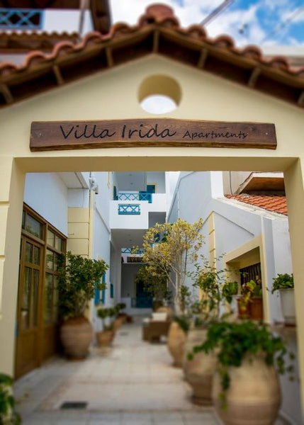 Die gemütlichen Studios befinden sich im Zentrum des beschaulichen kleinen Dorfe Crete, Greece Irida Studios Meerblick Entire rental unit vacation rental 570774147021635220