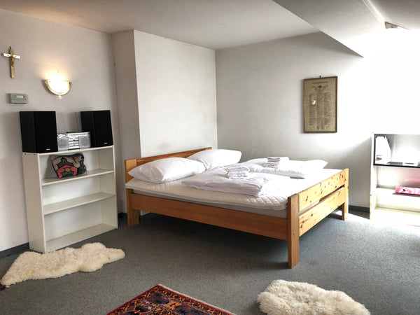 Very comfortable and beautiful room in a house with a big garden with grill. 20   Private room in a gorgeous Villa with free parking Private room in home vacation rental 24961513