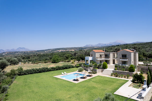Litinas Villa  is approved by Greek Tourism Organisation & managed by 