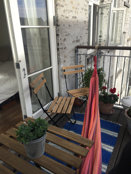 Lejlighed midt på Vesterbro. Du lejer værelse + stue, hvortil der en dør ud til  Copenhagen, Denmark Værelse, stue og altan midt på Vesterbro Private room in rental unit vacation rental 45897284