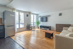 Beautiful, quiet apartment in the heart of the 10th arrondissement of Paris, in  Paris, France Nice apartment near Canal St-Martin / PARIS 10 Entire rental unit vacation rental 5781459