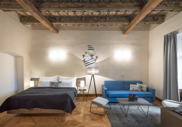 This large studio offers modern interior design with soothing wooden elements, g Prague, Czechia Studio 3 Epoques Entire rental unit vacation rental 551794