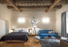 This large studio offers modern interior design with soothing wooden elements, g Prague, Czechia Studio 3 Epoques Entire rental unit vacation rental 551794
