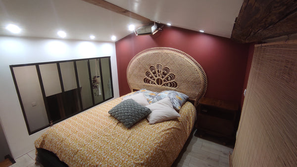 Charmant appartement atypique avec petit patio privatif situé rue Croix Barret,  Lyon, France Chez Charlotte-appartement atypique Lyon 8 Entire rental unit vacation rental 767819365272402749