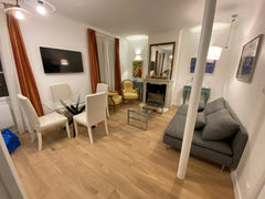 Bel appartement de charme très bien équipé et refait à neuf.<br />Vous aurez l'a Paris, France Appartement 3 pièces - Champs Elysées Private room in rental unit vacation rental 19657406