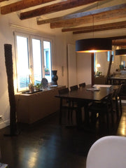 Rénové par architecte, joli deux-pièces pouvant accueillir confortablement deux  Paris, France Loft Design sur le Fbg St Antoine Entire rental unit vacation rental 4114670