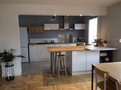 Bel appartement de 72 m² entièrement rénové et équipé.<br />Idéalement situé au  Lyon, France Grand T3 en plein centre Entire rental unit vacation rental 30150634