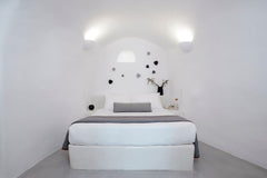 This traditional, cave-style villa features a private terrace with caldera and v  Deluxe One-Bedroom Cave Villa Private room in villa vacation rental 21921004