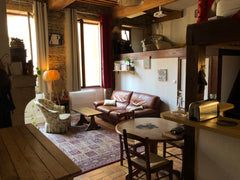 Ce logement unique est proche de tous les sites et commodités, ce qui facilite l Lyon, France Lyon: Loft dans les pentes de la Croix-Rousse Entire loft vacation rental 627194260578092023