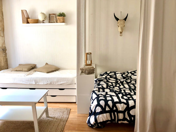 Studio de 22m2 agencé avec un espace chambre et un espace salon bien distinct.<b Bordeaux, France Appartement cosy hyper centre de Bordeaux Entire rental unit vacation rental 50003806