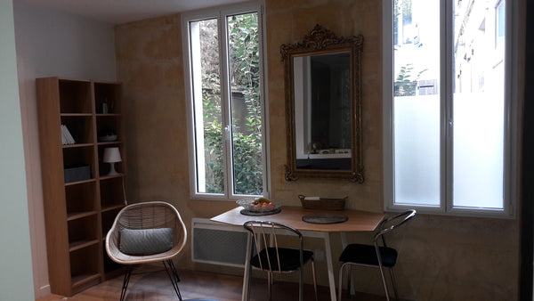 Hyper centre et proche du jardin public, et néanmoins très au calme, appartement Bordeaux, France Très joli T2 hyper centre et au calme Entire rental unit vacation rental 21635295