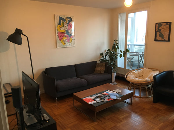 Je loue la chambre de mon colocataire en déplacement 3 semaines sur 4. <br />Cha Lyon, France Jolie chambre avec très belle vue Lyon Part Dieu Shared room in rental unit vacation rental 23896867