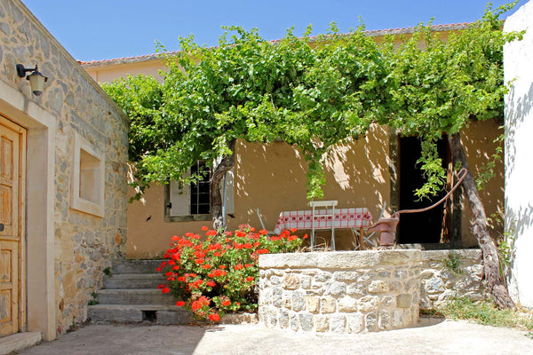 A beautiful traditional stone family house at the center of Handras, a typical v Athens, Greece Cretan Cottage Handras Entire home vacation rental 12603232