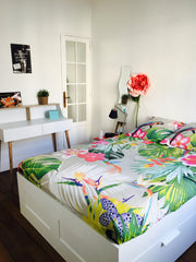 Appartement typique parisien avec moulures et cheminée. Très grande cuisine équi Paris, France Appartement parisien en plein coeur Entire rental unit vacation rental 10117997